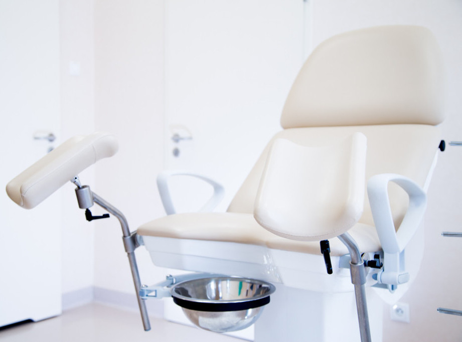 Vojni ginekolog u Teksasu optužen da je tajno snimao pacijentkinje tokom pregleda