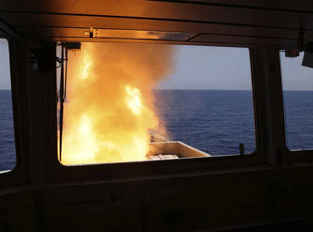 Sarija: Huti napali američki nosač aviona, razarač i brodove u Crvenom moru