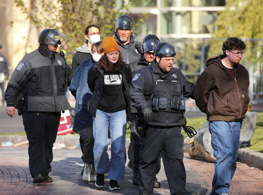 Bostonska policija uhapsila 100 studenata na protestima protiv rata u Gazi