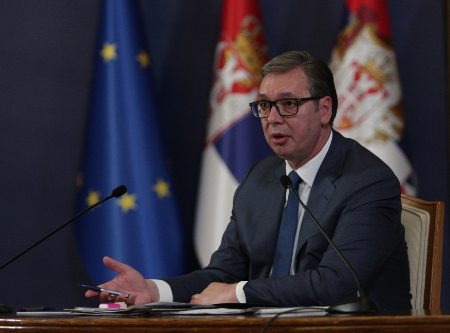 Predsednik Srbije će glasati u 15 časova
