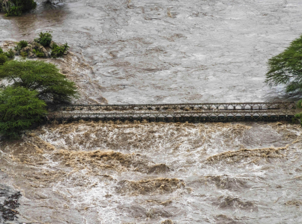 Kenija: Evakuisani turisti zbog poplava, od marta 170 poginulih