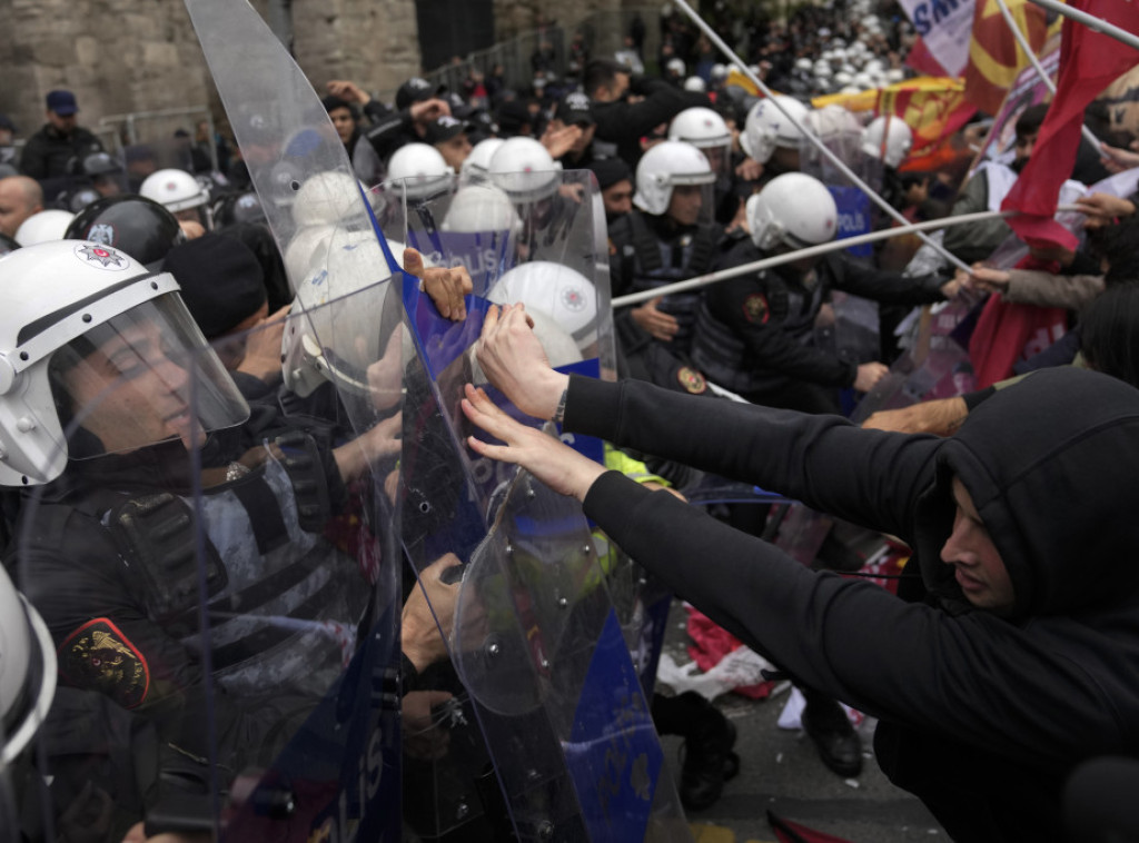 Broj uhapšenih tokom prvomajskog mitinga u Istanbulu porastao na 210
