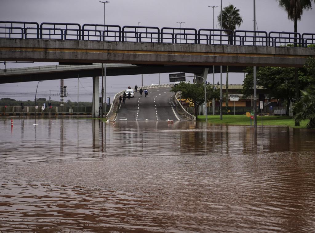 Brazil: Broj žrtava poplava povećao se na 56