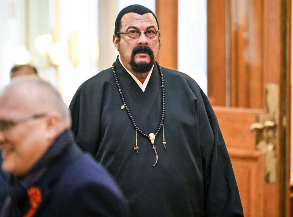 Stiven Sigal učestvuje na plenarnoj sednici Istočnog ekonomskog foruma