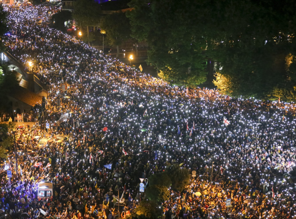 Oko 50.000 demonstranata u Tbilisiju na protestu zbog zakona o stranim agentima