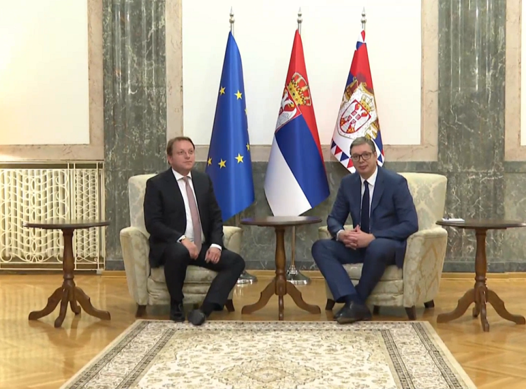 Varheji: Ne slažem se sa kolektivnim kažnjavanjem srpskog naroda; Vučić: Nastavićemo da se spremamo za EU