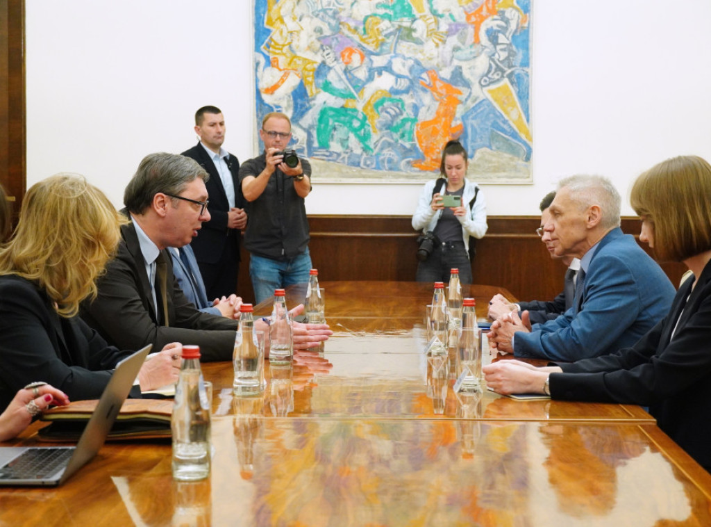 Vučić se sastao sa Bocan-Harčenkom: Potezi Prištine i rezolucija o Srebrenici ne doprinose stabilnosti regiona