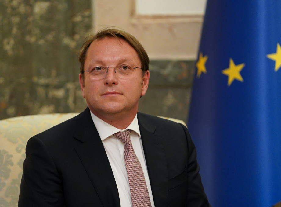 Evropski komesar Varhelji negirao umešanost u navodno mađarsko špijuniranje Brisela