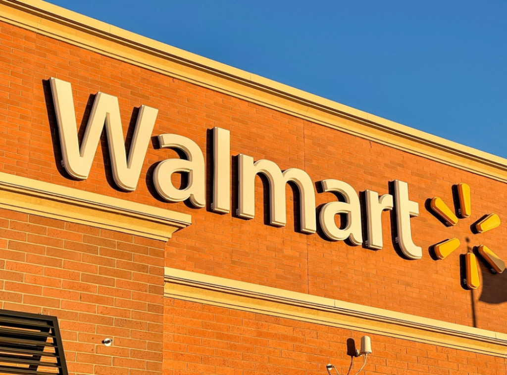 Američki Volmart povećao prognozu prodaje i profita zbog velike potražnje kupaca