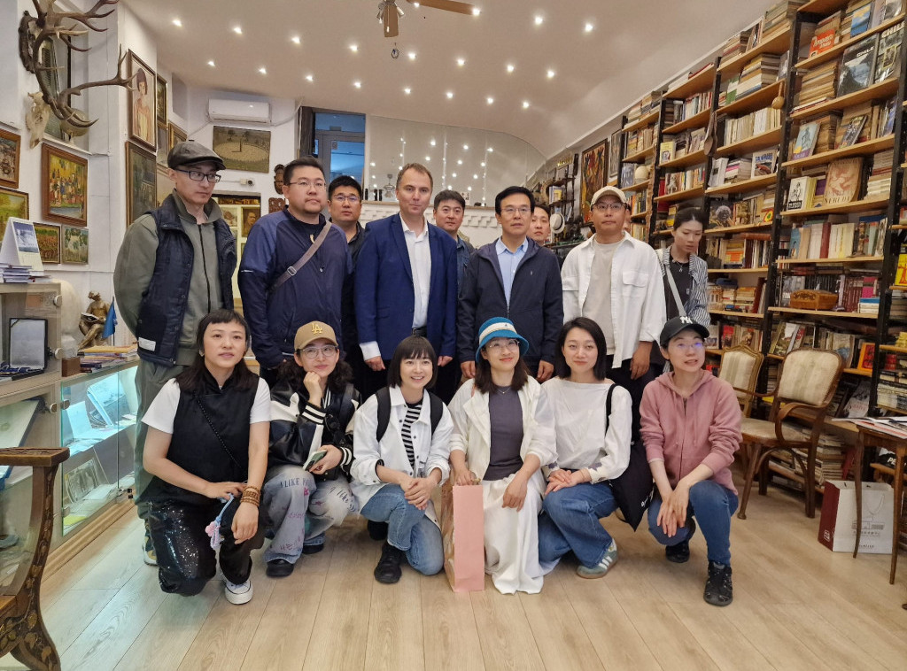Delegacija Pekinškog narodnog umetničkog pozorišta posetila Adligat