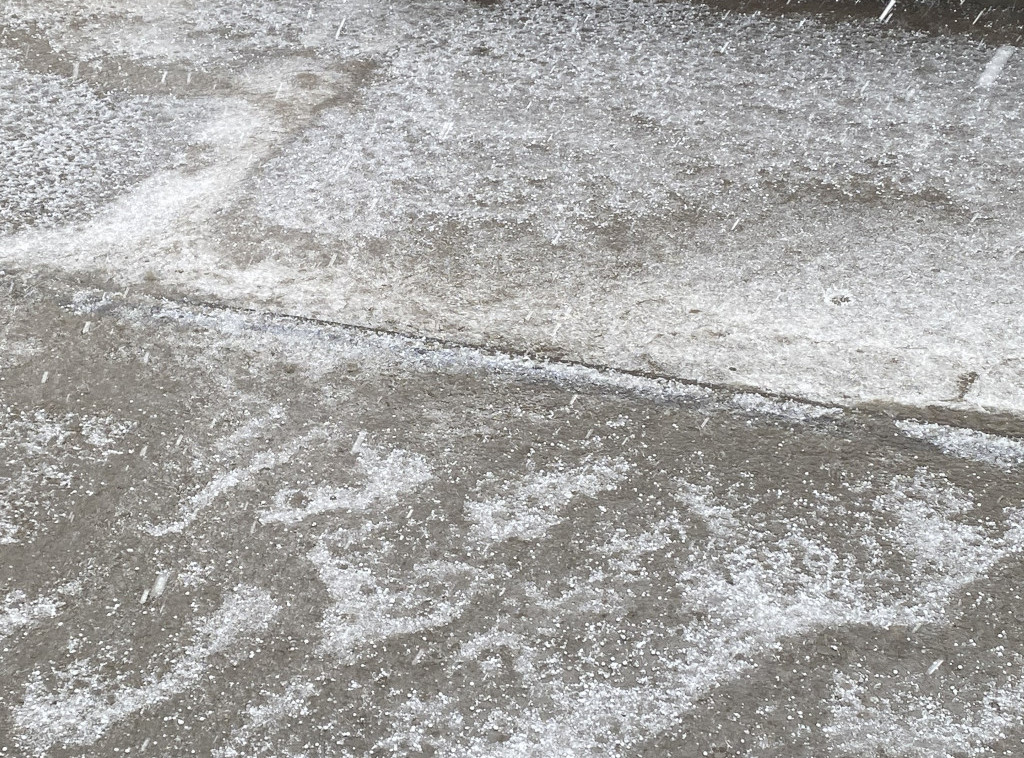 RHMZ upozorava na ledenu kišu, poledicu, olujnu košavu i sneg