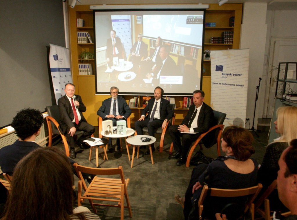 Održana javna diskusija o Žaku Deloru u Francuskom Institutu u Srbiji