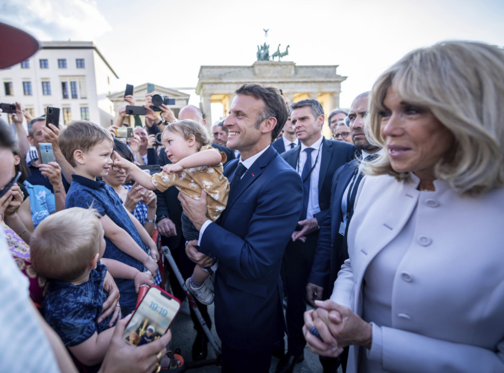 Makron započeo posetu Nemačkoj, prvu posetu predsednika Francuske posle 24 godina