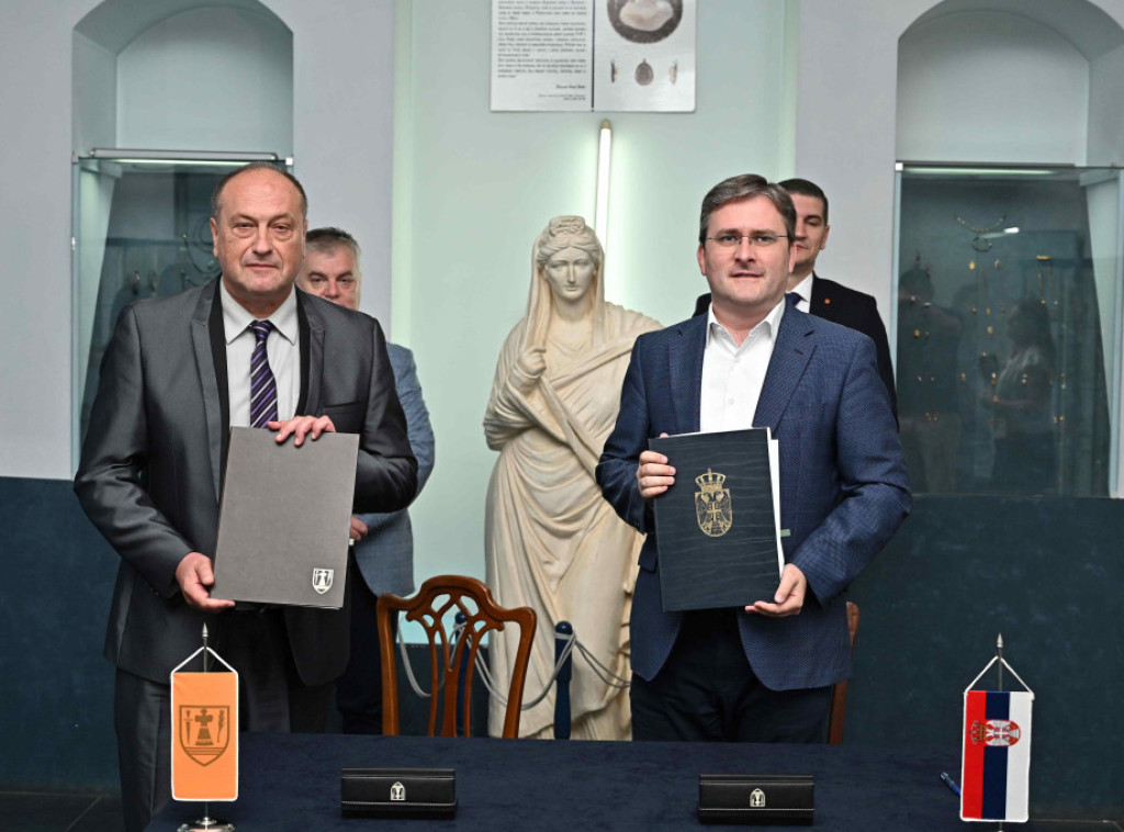 Selaković potpisao ugovore o podršci Narodnom muzeju i Istorijskom arhivu Požarevac