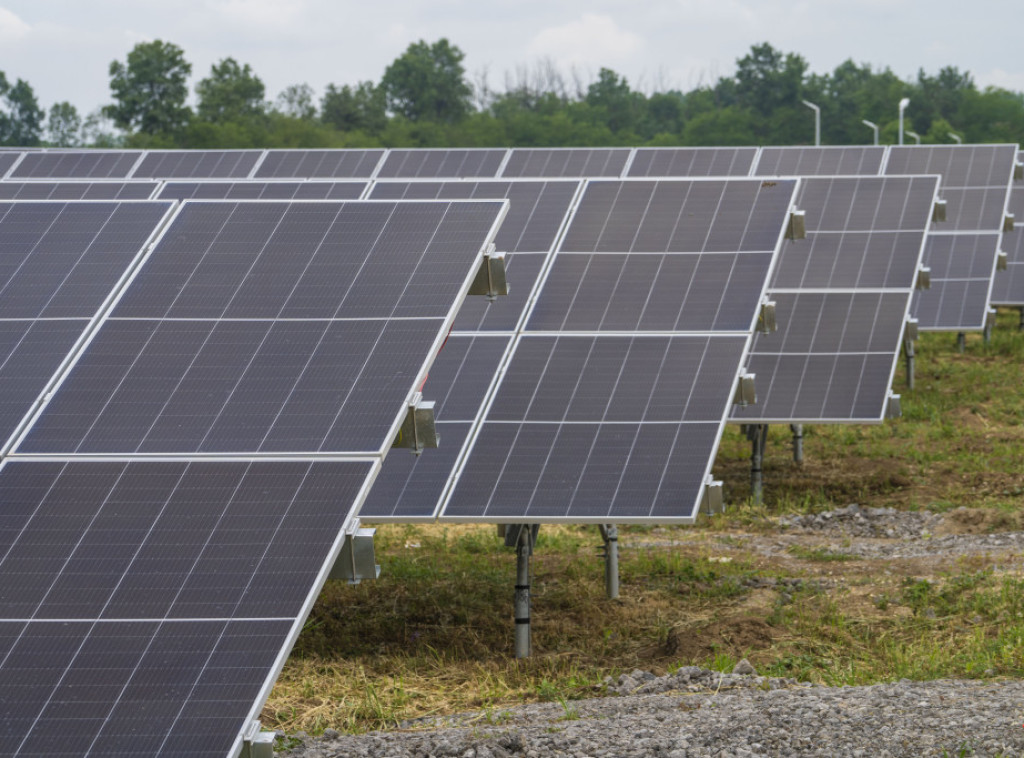 U Adi kod Sente počela gradnja najveće solarne elektrane u Srbiji