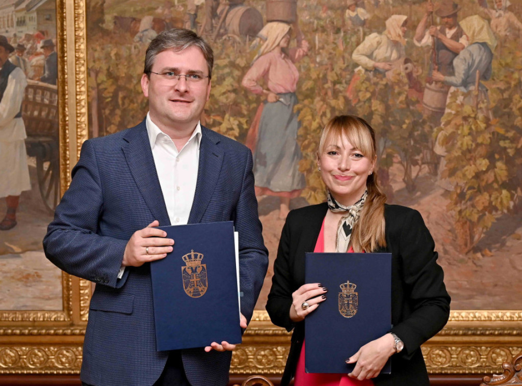 Nikola Selaković potpisao ugovore o ulaganjima u ustanove kulture u Vršcu