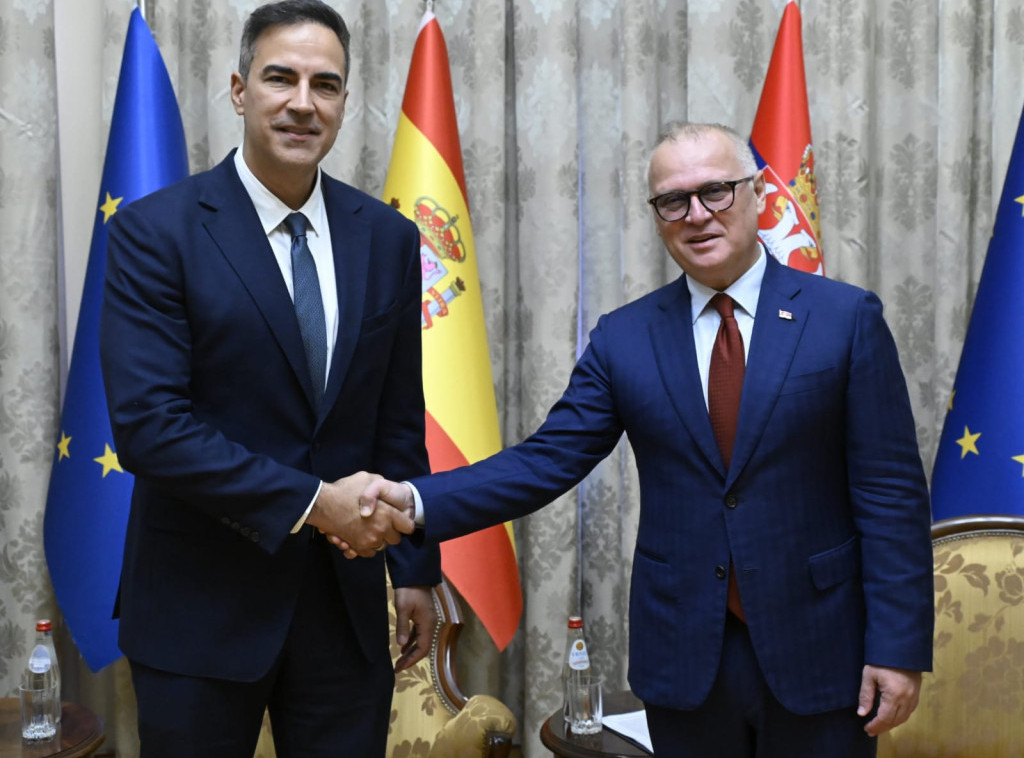 Vesić se sastao sa Karniserom i ambasadorom Španije