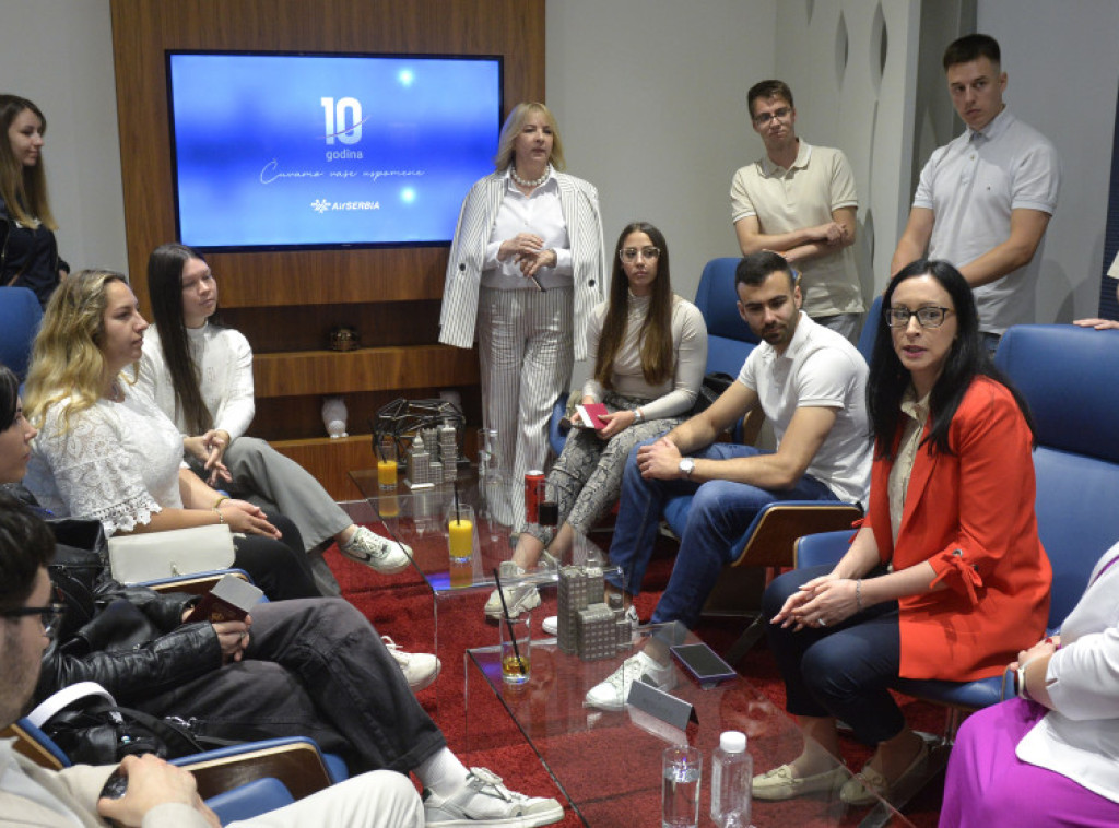 Ministarka Žarić Kovačević ispratila 10 najboljih studenata u studijsku posetu EIPA