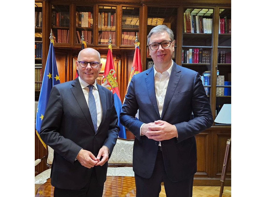 Vučić se sastao sa Bajerom, razgovarali o evropskim integracijama Srbije i regiona