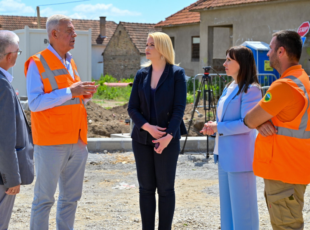 Sandra Božić obišla radove na rekonstrukciji ulica u Rumi