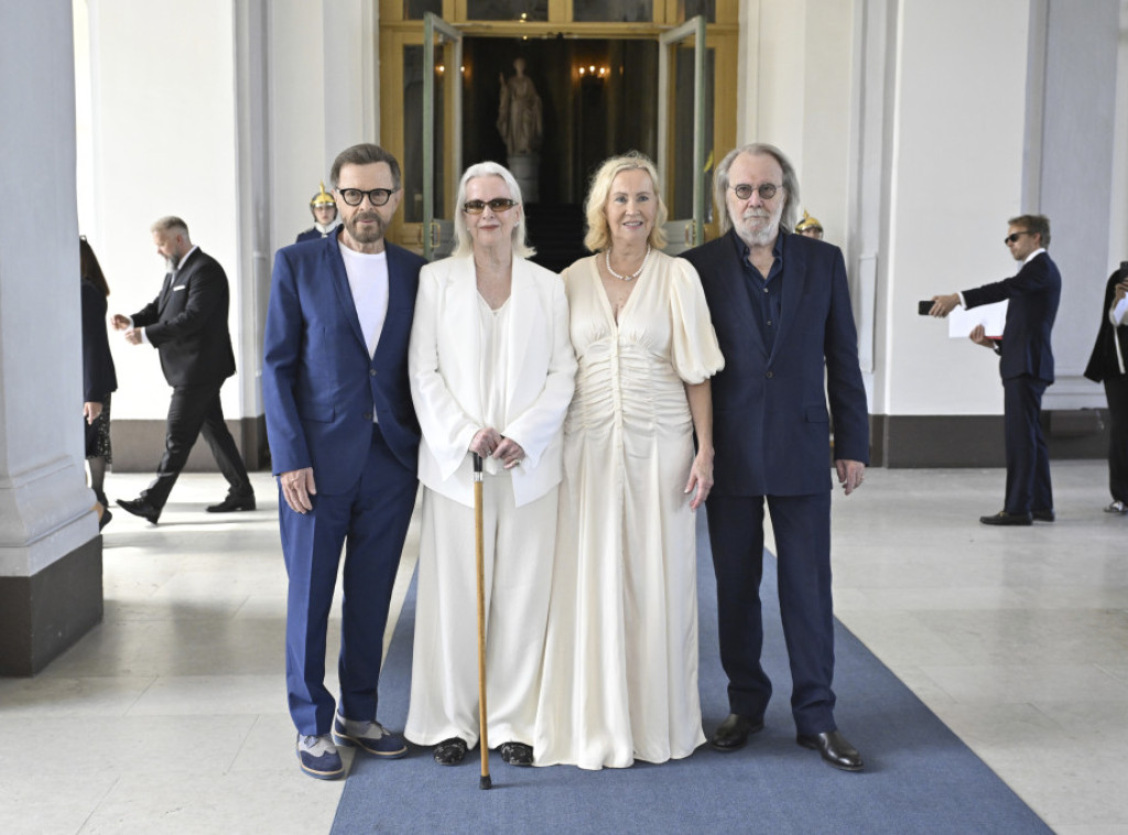 Članovi grupe ABBA primili priznanje "Kraljevski red Vasa" u Kraljevskoj palati