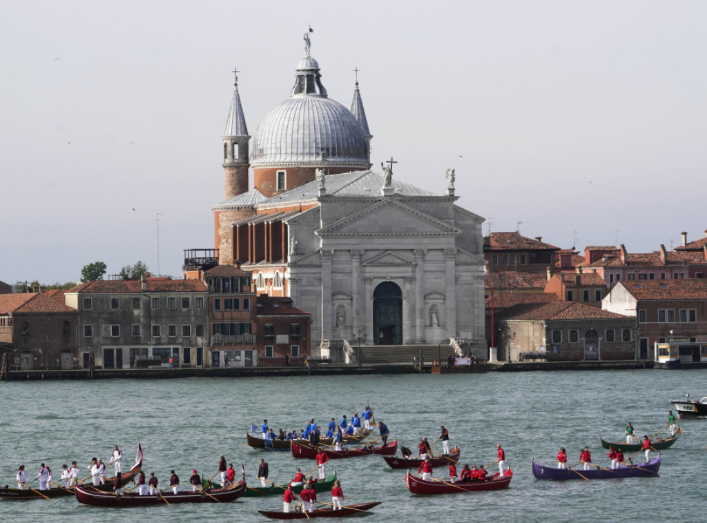 U Veneciji od danas turističke grupe ograničene na 25 osoba