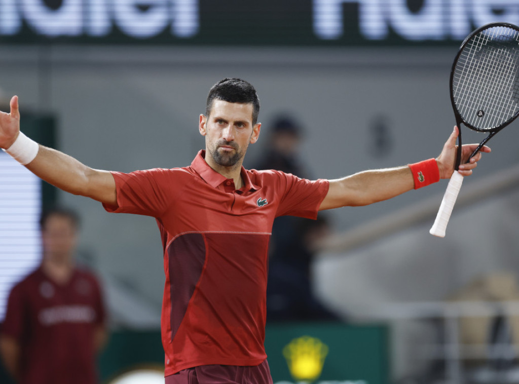 Djokovic overcomes Musetti in Roland Garros night-time thriller