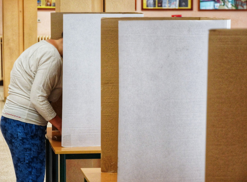 U Zlatiborskom okrugu najveća izlaznost u Čajetini - do 18 časova glasalo 54,37% upisanih birača