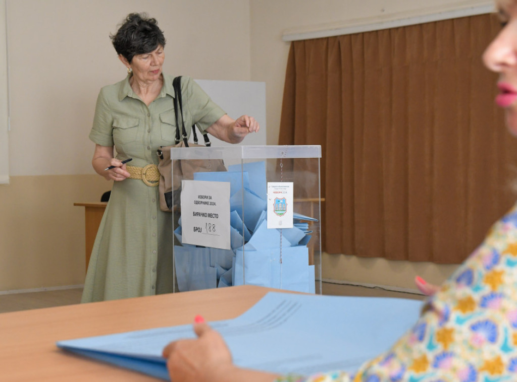 U Vojvodini do 12 sati u većini mesta izlaznost oko 20 odsto birača