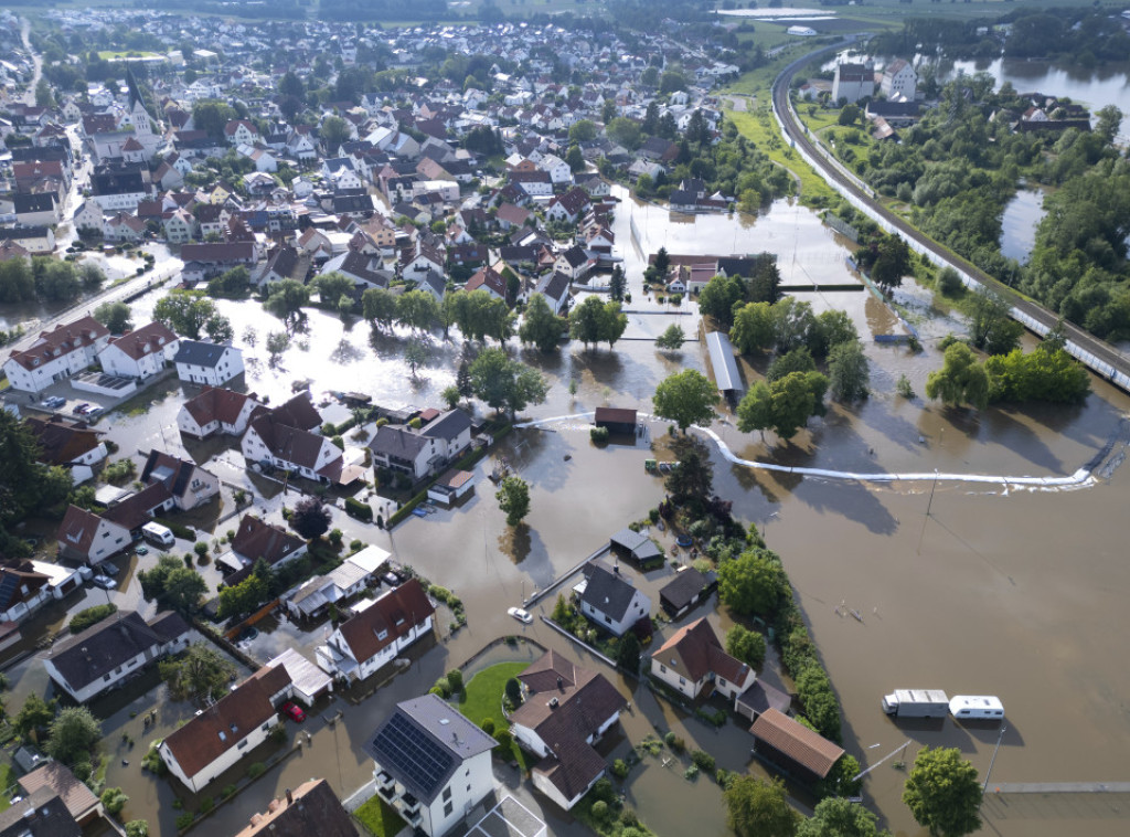 U delovima Nemačke zbog poplava obustavljen železnički saobraćaj