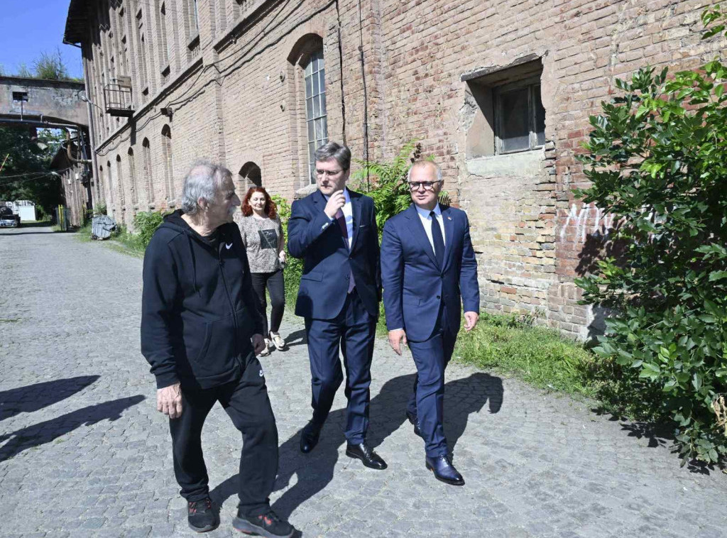 Vesić i Selaković obišli KPGT: Šećerana će ostati zaštićeno kulturno dobro