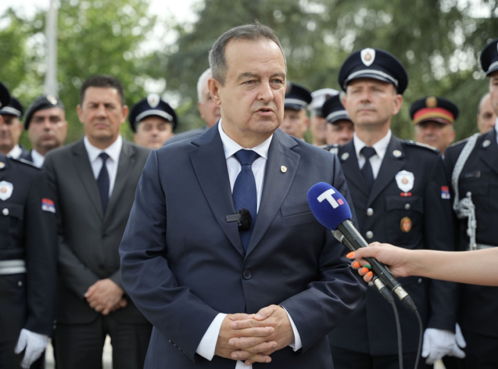 Dačić: Policija temelj društva,građani treba da je osećaju svojom