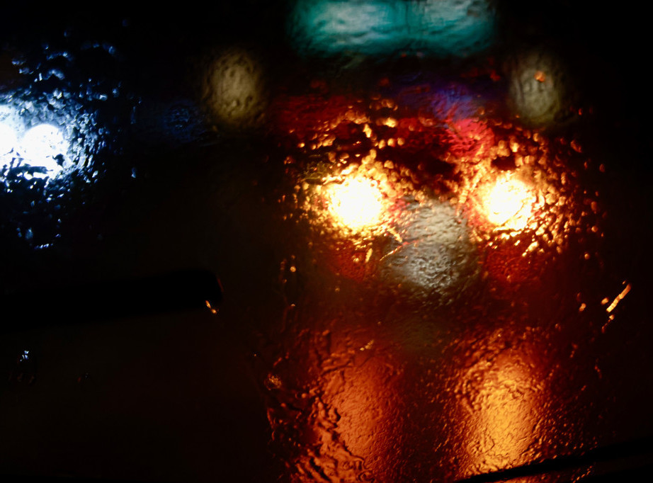 RHMZ: U toku noći oblačno, mestimično s kišom i lokalnim pljuskovima