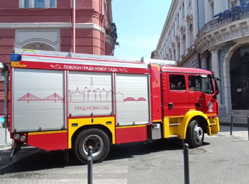 U novosadskom naselju Bangladeš izbio požar, nema povređenih