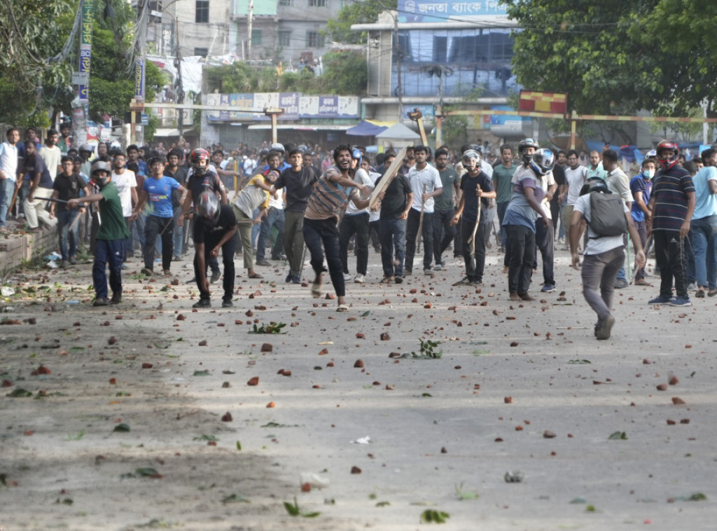 Policijske snage raspoređene širom Bangladeša zbog nasilnih protesta