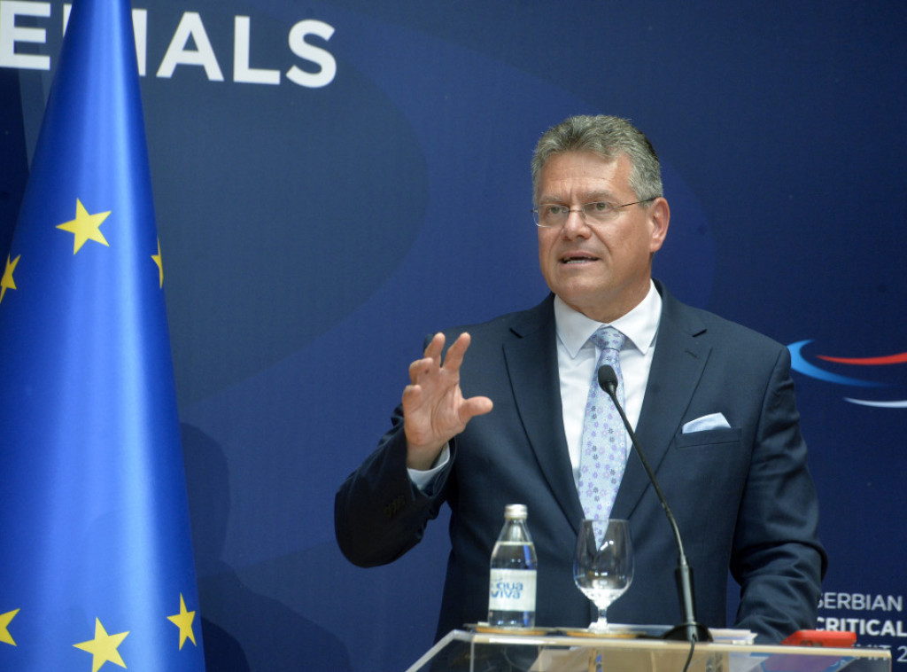 Brisel predlaže novu naknadu od dva evra po paketu za kupovinu sa platformi poput "Temua"