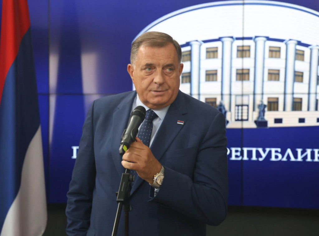 Dodik: Vučić je državnik mira, principijelan u odbrani interesa Srbije i srpskog naroda
