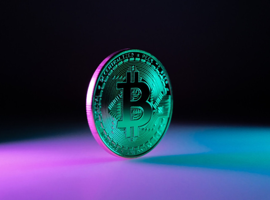 Bitkoin pao sa istorijskog maksimuma na 95.410 €, itirijum za 3,62 odsto na 2.245 €