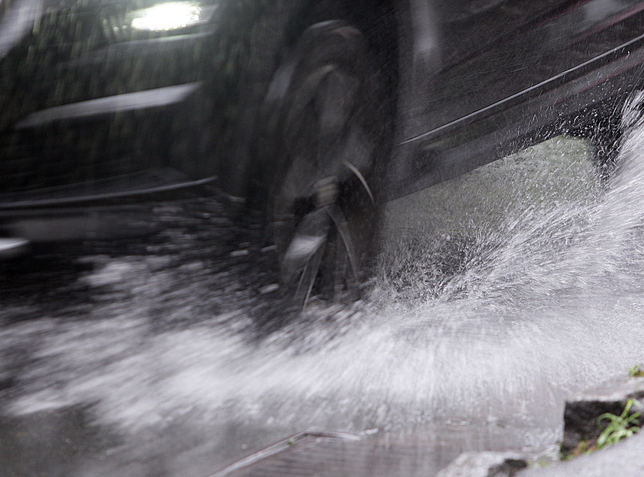 Hrvatska: Zbog posledica nevremena saobraćaj se odvija otežano