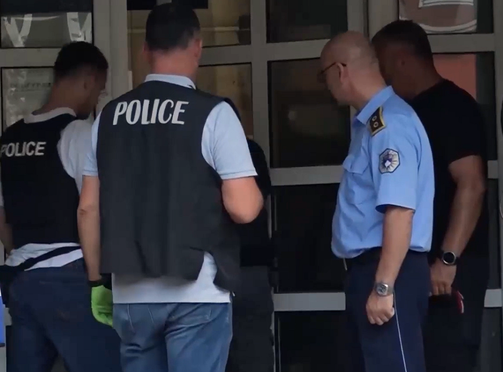 Tzv. kosovska policija privela službenike Opštine Severna Mitrovica koji su obustavili rušenje u Bošnjačkoj mahali