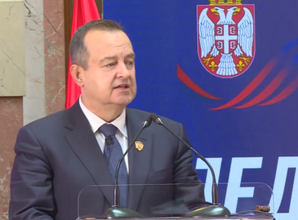 Dačić: Otkrivena laboratorija za uzgoj marihuane kod Novog Bečeja, uhapšen muškarac