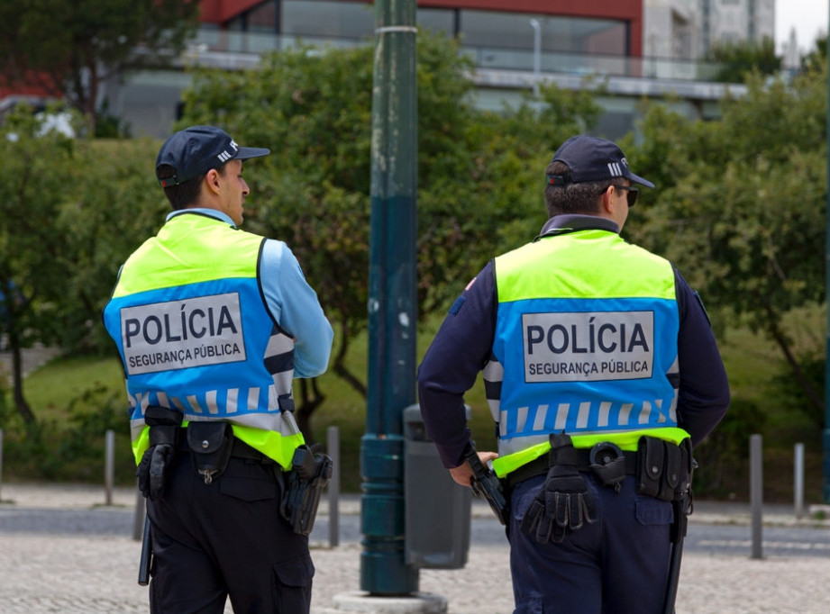 Portugalska policija istražuje Francuskinju osumnjičenu da je napustila dvoje dece