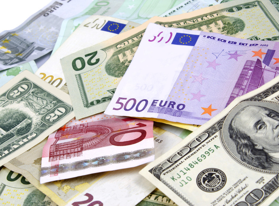 Evro najsnažniji u odnosu na dolar za više od tri godine