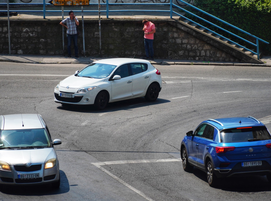 "Batut" izdao preporuke za bezbednu vožnju u letnjim uslovima