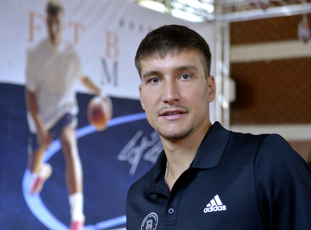 Srpski košarkaš Bogdan Bogdanović zvanično potpisao ugovor sa Hjustonom
