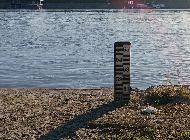 Nizak vodostaj Dunava ometa brodarstvo zbog toplotnog talasa u Mađarskoj