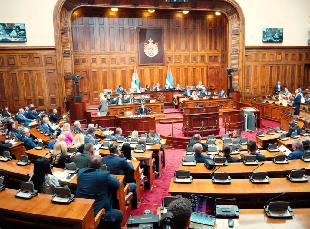 Skupština Srbije nastavila sednicu o rebalansu budžeta
