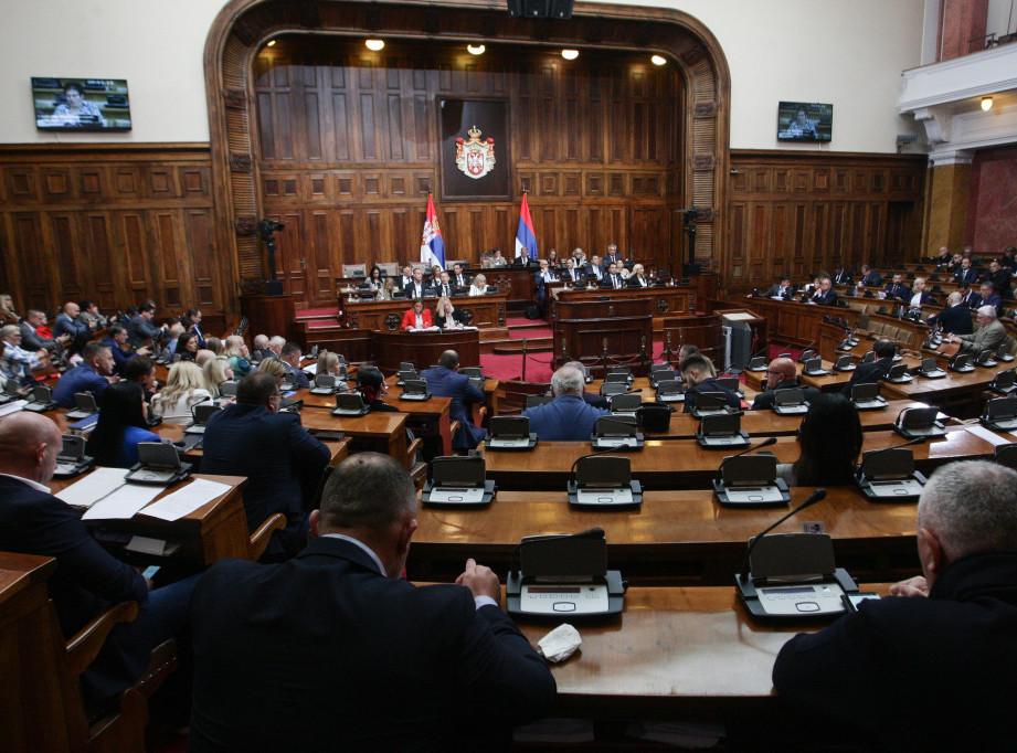 Poslanici o rebalansu budžeta i jednokratnoj pomoći građanima