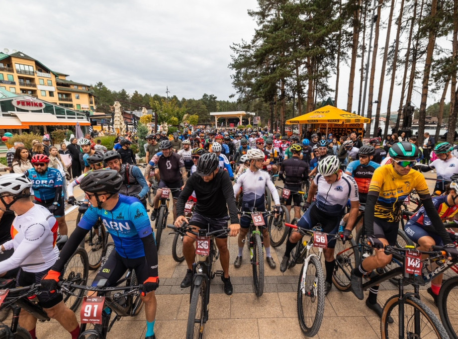 Srpski biciklisti Ognjen Ilić, Rastko Nikačević i Igor Davidov na Evropskom prvenstvu u Francuskoj