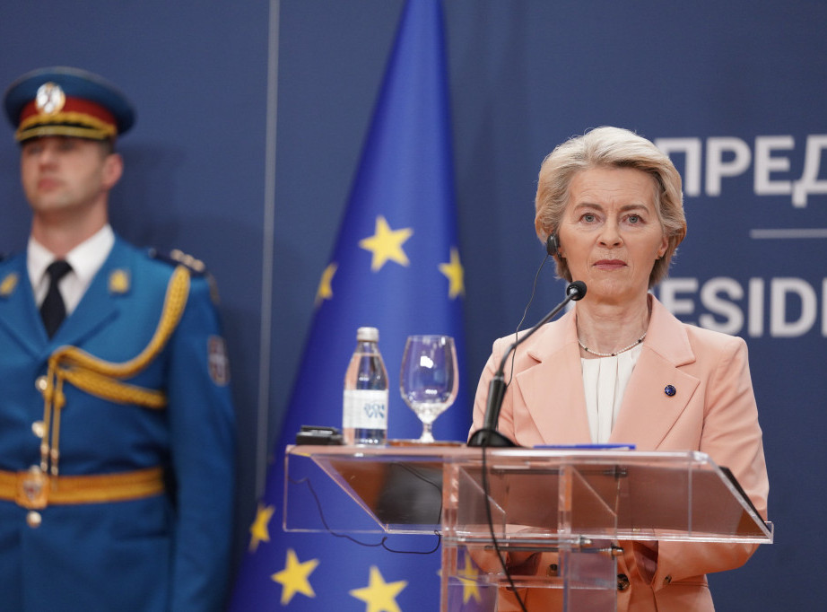 Ursula fon der Lajen: Napredujemo ka tome da EU do početka jula smanji carine prema SAD-u